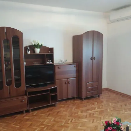 Lucija Appartement *