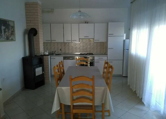 Apartman Lucija *